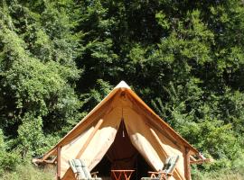 Chez Tombivouac，位于皮埃尔丰的宠物友好酒店