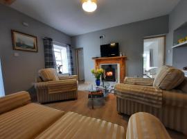 Conneelys Cottage, Connemara, Clifden, H71Y096，位于克利夫登的酒店