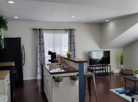 Private 1 BDR with Free Parking, Just 5 Minutes from Downtown，位于印第安纳波利斯乔治·华盛顿公园附近的酒店