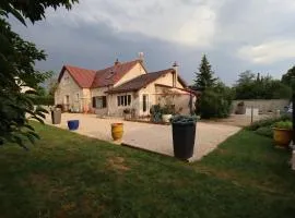 gite des 3 rivières，位于Longeault的度假屋