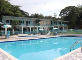 Playa Rica，位于萨赛马的酒店