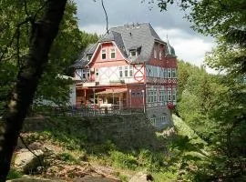 Waldgasthaus & Berghotel Steinerne Renne