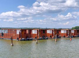 Cozy Ship In Neuruppin With House Sea View，位于诺伊鲁平的酒店