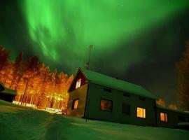 Authentic Arctic Country House By the River，位于Saunavaara的度假屋