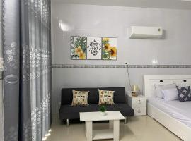 Nina homestay P1,P4，位于Ấp Mỹ Qứi的酒店