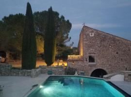 Lou Paradou Luberon，位于Reillanne的住宿加早餐旅馆