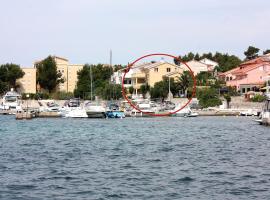 Apartments by the sea Barbat, Rab - 4967，位于巴尔巴特纳拉布的酒店