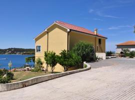 Apartments by the sea Supetarska Draga - Gornja, Rab - 5055，位于苏佩塔斯卡德拉加的酒店