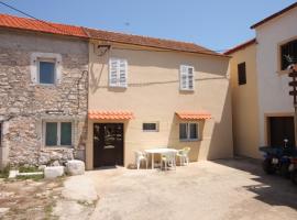 Holiday house with a parking space Sali, Dugi otok - 8138，位于萨利的酒店