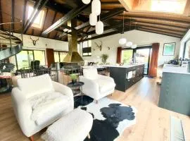 Ski-InOut 4BR Alpen Chalet, Views & Fire