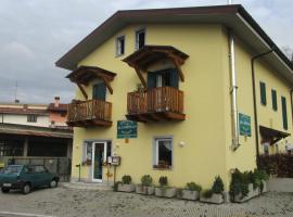 阿尔城堡酒店，位于Artegna的酒店