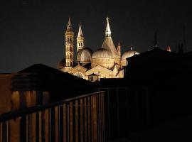 Residenza SubitoSanto "Gigliola" 9A - Bilocale con terrazzo esclusivo Cupola Basilica di Sant'Antonio-，位于帕多瓦河谷草地广场附近的酒店