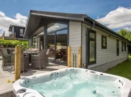 Saffron Lodge, 24 Roadford Lake Lodges