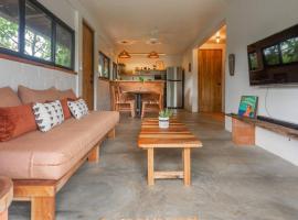 Casa Melina Torio Cozy upscale 2bd jungle House，位于Torio的酒店