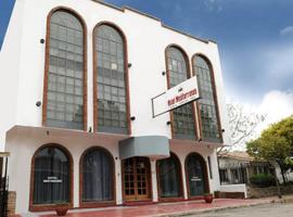 Hotel Mediterraneo，位于维拉卡洛斯帕兹的酒店