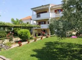 Apartments with a parking space Sveti Filip i Jakov, Biograd - 19436