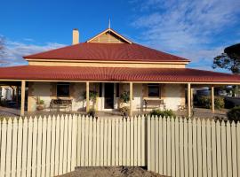 Sunset Ridge Accommodation -Rockville Homestead，位于Hawker的酒店