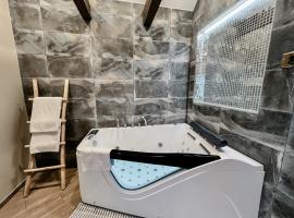 Amber House Deluxe，位于Agluonėnai的酒店