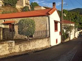 Magnolia Traditional Stone House in Vamvakou