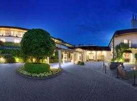 Hotel HerzogsPark，位于黑措根奥拉赫的酒店