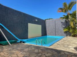 Casa com piscina Balneario Ipanema PR，位于巴拉那州蓬塔尔的酒店