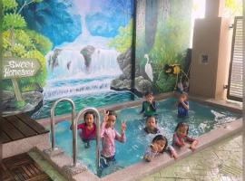 Private Pool HS Sweet Homestay Kemaman，位于甘榜甘马挽的酒店