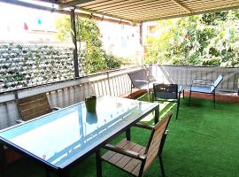 Apartamento entero con terraza en el centro de Rubí，位于鲁维FGC-鲁比附近的酒店