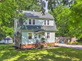 Bright Parma Home with Outdoor Space Less Than 10 Mi to Dtwn
