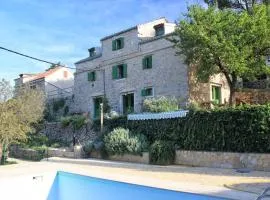 Family friendly house with a swimming pool Talez, Vis - 8850