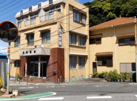 吉冈日式旅馆，位于鸭川市的酒店