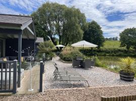 Kingfisher Lodge, South View Lodges, Exeter，位于埃克塞特的酒店