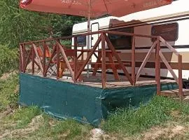 Karavan 1 v areálu Koupaliště Bystré v Orlických horách
