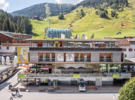 Quality Hosts Arlberg - Hotel ANTON，位于圣安东阿尔贝格的酒店