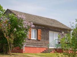 Les Chalets de la Vallee du Bes，位于Albaret-le-Comtal的酒店
