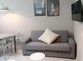 Sea 1 Spa&Wellness，位于西维尔诺瓦&middot;马尔凯的自助式住宿