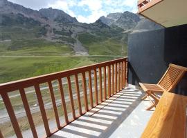 Superbe 3 pieces vue panoramique pied des pistes，位于拉姆吉碧昂涅滑雪缆车附近的酒店