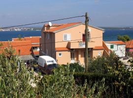Apartments by the sea Tkon, Pasman - 8455，位于特孔的酒店