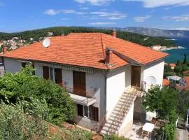 Apartments and rooms with parking space Jelsa, Hvar - 8798