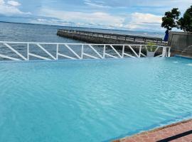 Lola's Guest House，位于麦克坦的酒店