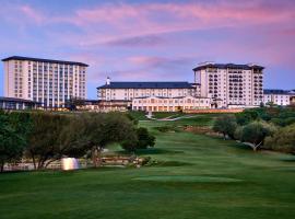Omni Barton Creek Resort and Spa Austin，位于奥斯汀Regents School of Austin Football Field附近的酒店