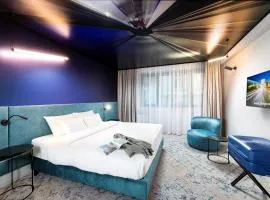 Three Corners Downtown Hotel