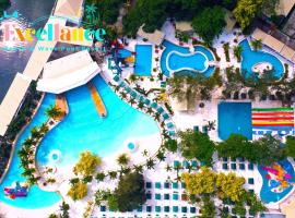 Villa Excellance Beach and Wave Pool Resort，位于Postema的酒店