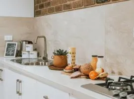 Olinda Sandstone Apartment 2 Bedroom Spa bath