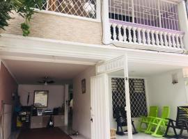 Casa Feliz Hostal，位于圣玛尔塔的度假短租房