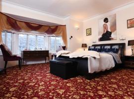 Luxury Suite in quiet countryside location，位于斯旺西的豪华酒店