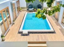Moringa Resort - Studio B with Pool, open Air Shared Shower Bath