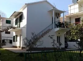 Apartments by the sea Drvenik Donja vala, Makarska - 11553