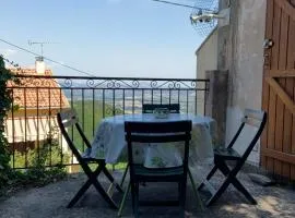Petit appartement à proximité de St Florent