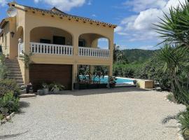 Villa Isabelle，位于Barraca de Aguas Vivas的住宿加早餐旅馆