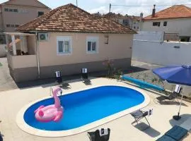 Holiday house with a swimming pool Zadar - 14133